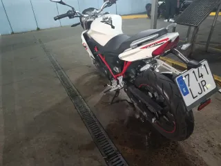 Macbor Shifter 125cc Blanca y Roja