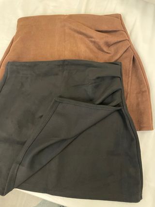 Faldas de ante negro y marrón, sin usar S
