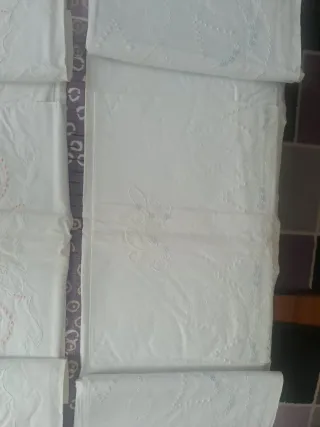 Conjunto de sábanas bordadas