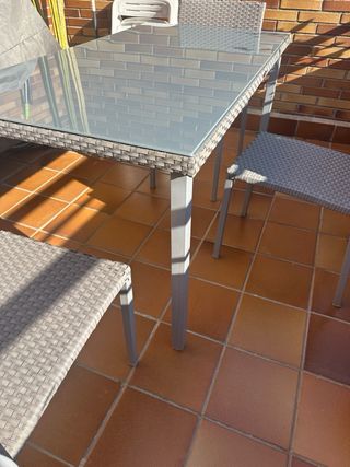 Mesa y 3 Sillas Terraza Mimbre y Cristal