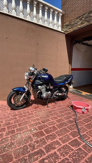 Suzuki Bandit 600N Naked Azul