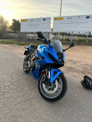 SUZUKI GSX - 8R 2024