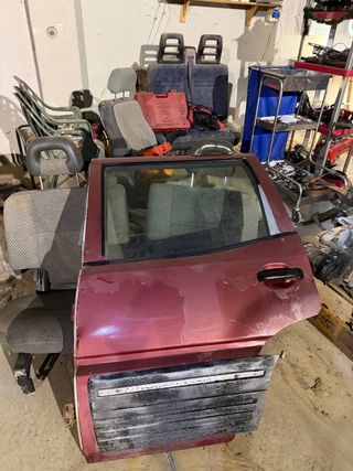 Puerta Trasera Izquierda Nissan Terrano 2