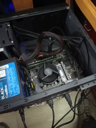 PC Intel i7 10700 16GB RAM 256GB SSD