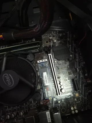 PC Intel i7 10700 16GB RAM 256GB SSD