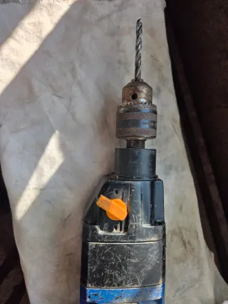 TALADRO PERCUTOR AEG