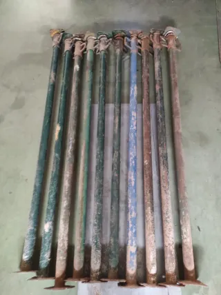 Puntales de construcción metálicos