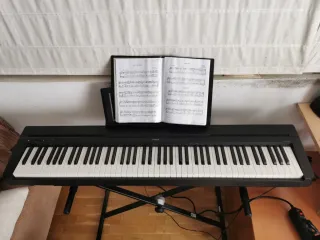 Piano Yamaha P-35