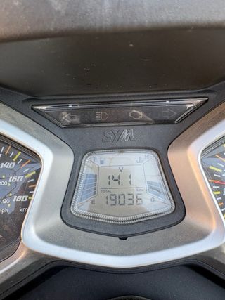 SYM Cruisym 300 Maxi Scooter Automática