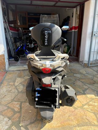 SYM Cruisym 300 Maxi Scooter Automática