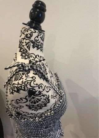 Top Guess cuadros blanco y negro