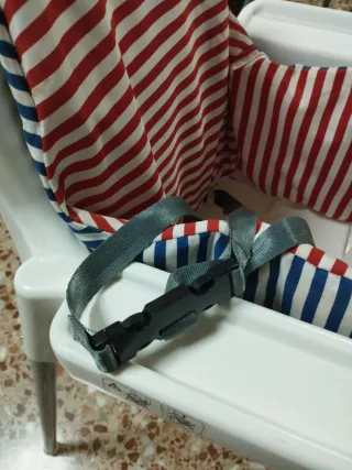 Trona de plástico con funda