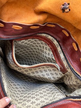 Bolso de Piel Artesanal con Colgante