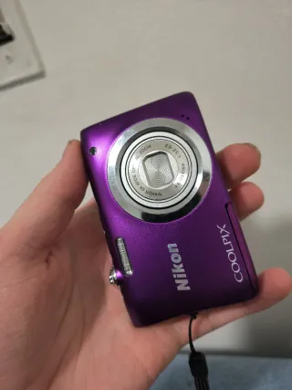 Nikon Coolpix A100 lila