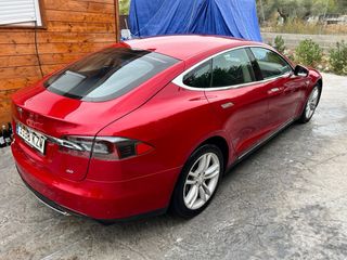 Tesla Model S 2014
