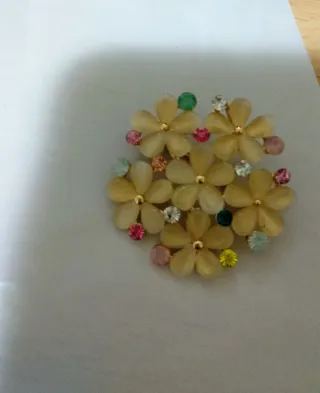 Broche agujilla para mantillas o mantón