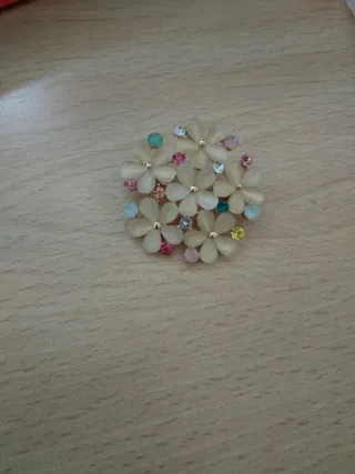 Broche agujilla para mantillas o mantón