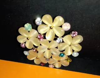 Broche agujilla para mantillas o mantón