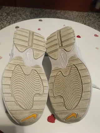 Nike Air Verde y Blanco