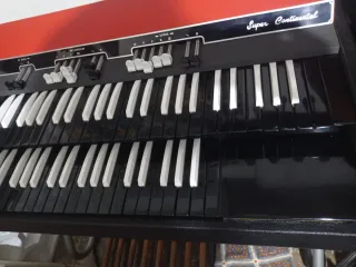 Vox Super Continental Órgano