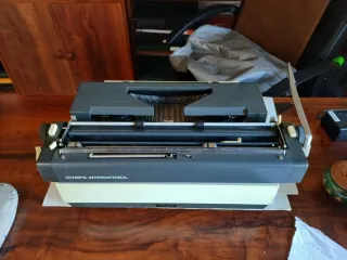 Máquina de escribir Olympia