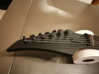 Guitarra de Luthier Multiescala