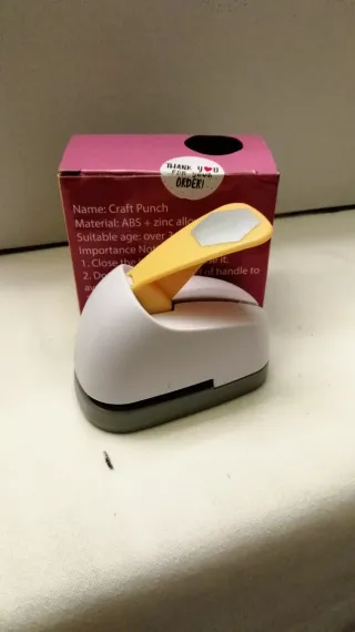 Perforatore per carta esagonale