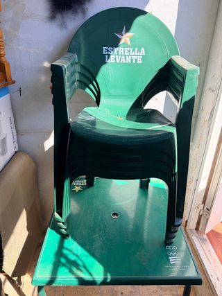 Sillas de plástico verdes Estrella Levante