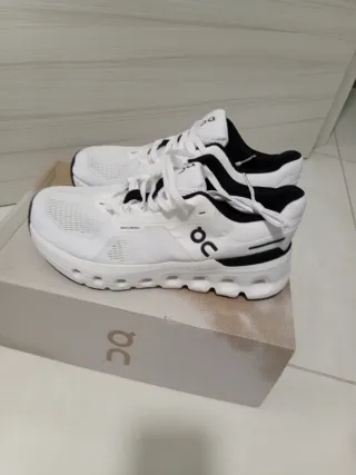 On Running Cloudrunner 2 Scarpe da Ginnastica