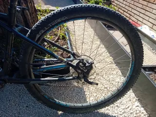 Bicicleta GT Montaña Negra y Azul