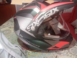 Casco Moto Negro y Rojo
