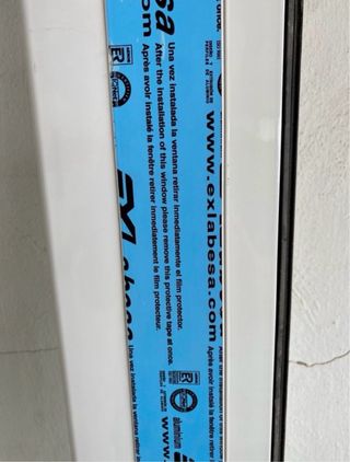 Puerta balconera PVC NUEVA con persiana 229x85