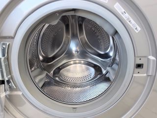 LAVADORA SECADORA WHIRLPOOL INOX 9/6 KG  A+++