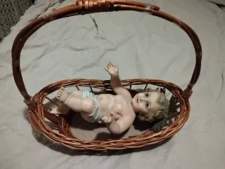Figura Niño Jesús en Cesta