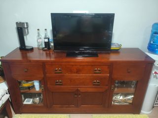 Aparador de madera con 3 baldas