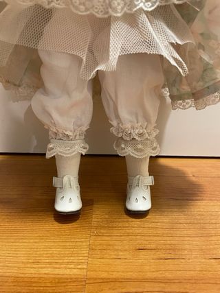 Muñeca de Porcelana Clásica