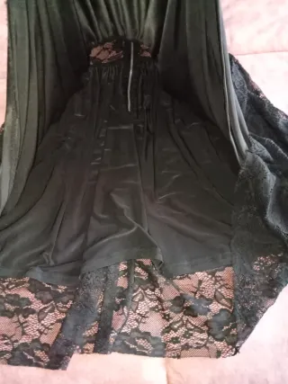 Abito elegante in pizzo nero