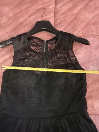 Abito elegante in pizzo nero