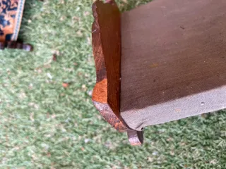 Muebles de madera para casa de muñecas