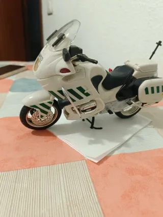 Moto de guardia civil tráfico