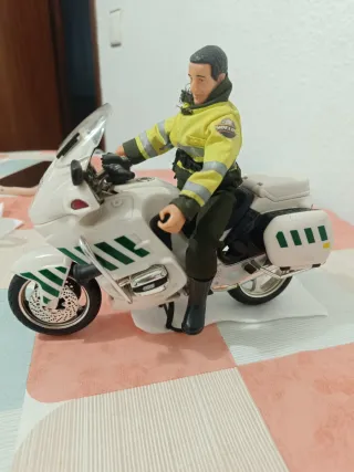 Moto de guardia civil tráfico