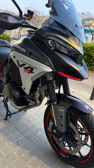Ducati Multistrada V4 S Travel & Radar
