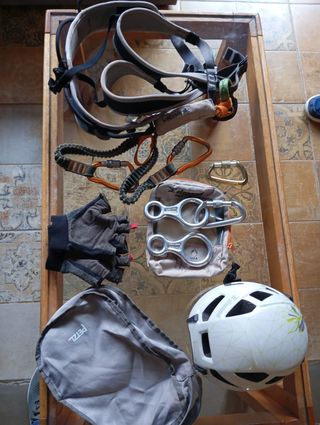 Equipo completo Vía Ferrata Petzl