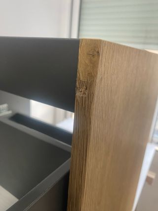 Mueble de baño flotante madera y aluminio negro