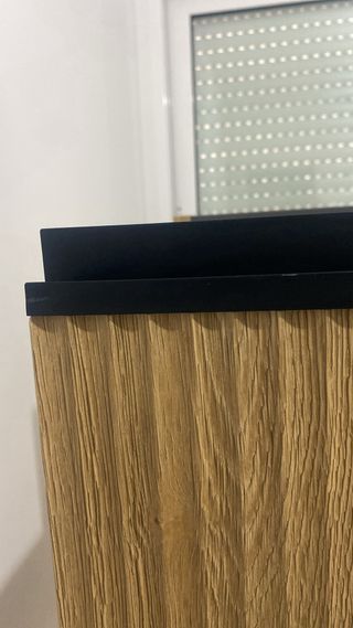 Mueble de baño flotante madera y aluminio negro