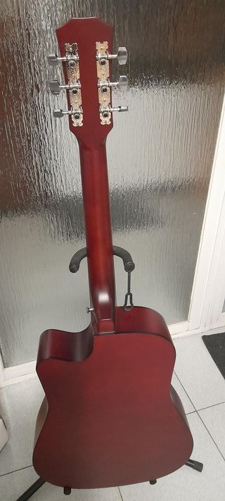 Guitarra 3/4 española cutaway nueva en caja.