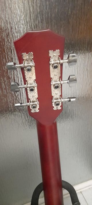 Guitarra 3/4 española cutaway nueva en caja.