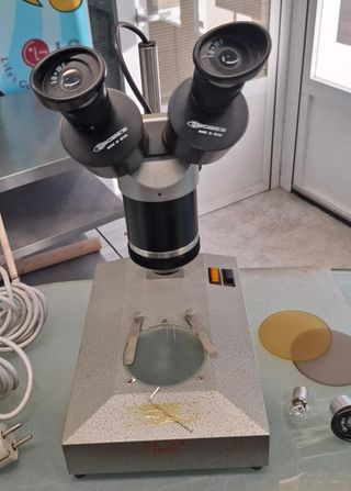 Microscopio Estereoscópico CE/JA 1985
