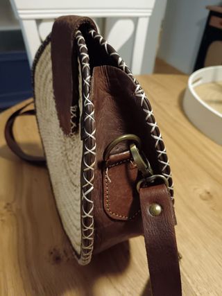 Bolso redondo rafia y piel