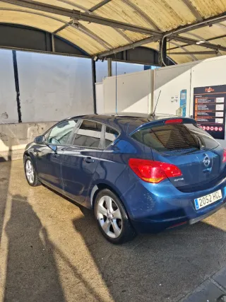 Opel Astra 2011